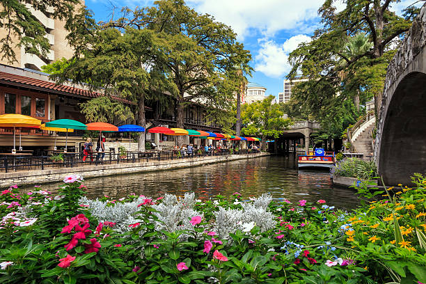 Riverwalk San Antonio SAN ANTONIO, TEXAS, USA - SEP 29: Section of the famous Riverwalk on September 29, 2014 in San Antonio, Texas. A bustling place with many restaurants and bars. san antonio stock pictures, royalty-free photos & images