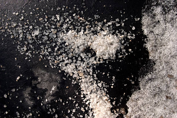 Дорожная соль. Как она вредит окружающей среде?