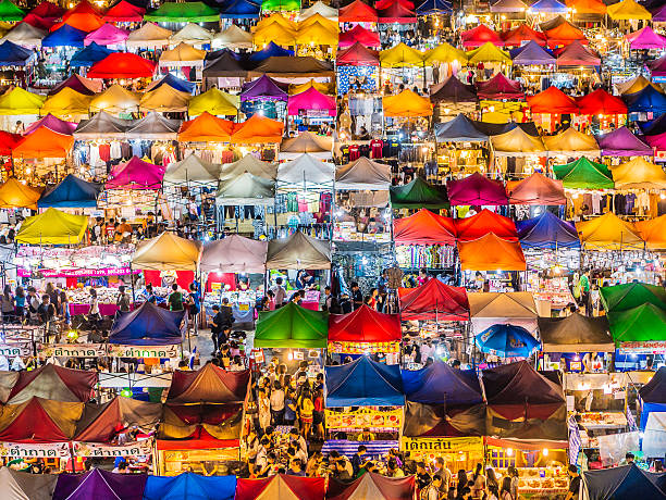 rod fai market bangkok thailand - bangkok stok fotoğraflar ve resimler
