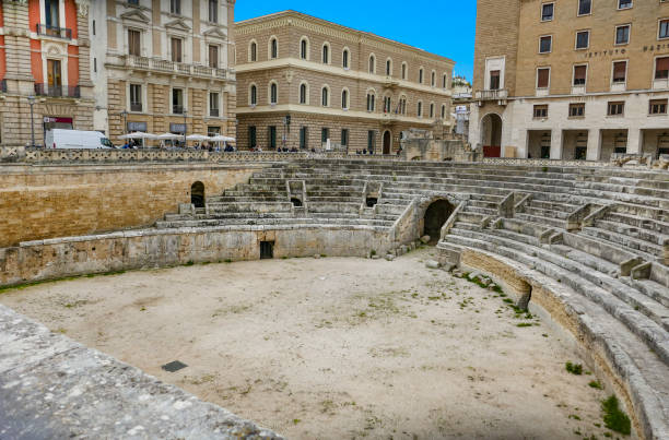 roman amphitheatre, 2nd century ad, piazza sant'oronzo, lecce - roma lecce foto e immagini stock