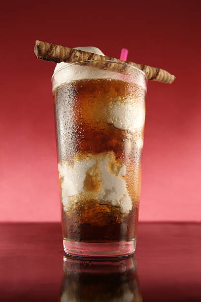 root beer float - rootbeer float photos stock photos and pictures.