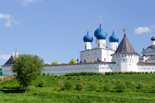 Russian Orthodox monastery and temple in the Russian city of Serpukhov. Sights of Russia and tourism. Russian Orthodox monastery and temple in the Russian city of Serpukhov. Sights of Russia and tourism. High quality photo pskov russia stock pictures, royalty-free photos & images