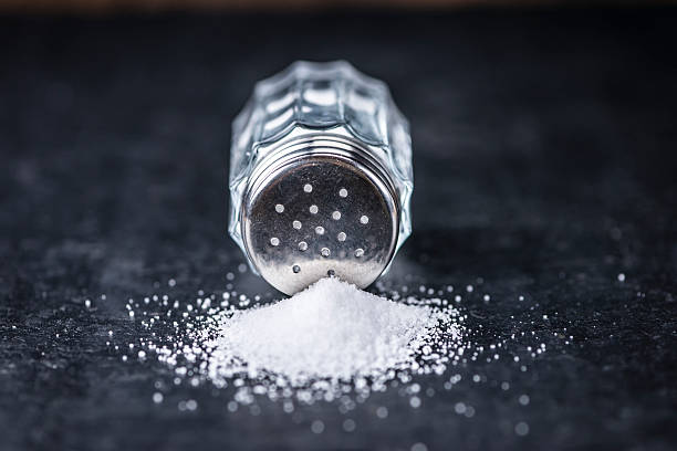 salt shaker (close-up shot) - zout stockfoto's en -beelden