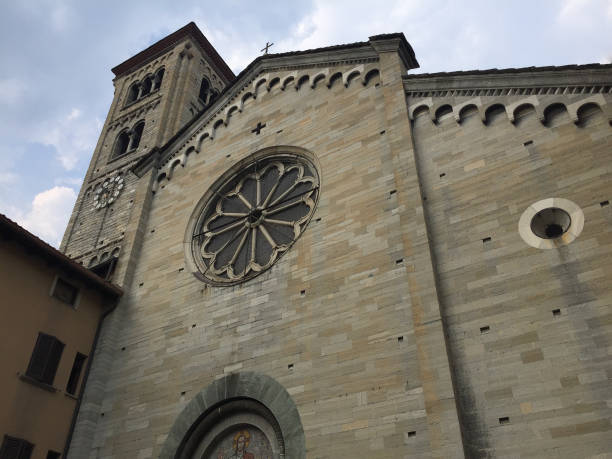 iglesia de san fedele de como, italia - san fedele fotografías e imágenes de stock