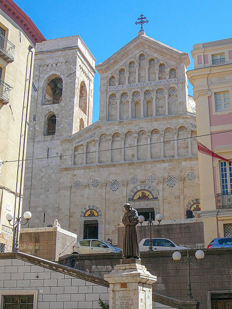 cattedrale di santa maria di cagliari - roma cagliari foto e immagini stock