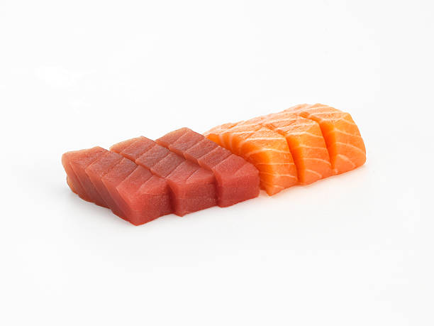 atún sashimi y salmón - salmón y atún fotografías e imágenes de stock