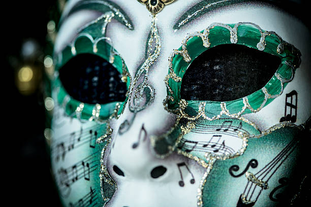 spaventoso maschera di carnevale di venezia primo piano - carnevale venezia foto e immagini stock