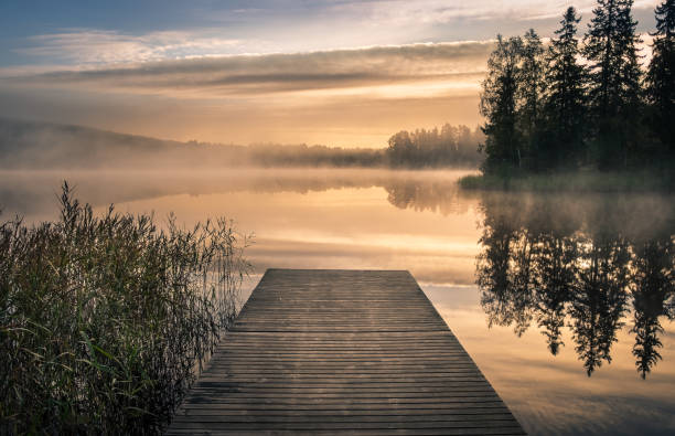 핀란드에가을 일출 아침 분위기와 아름 다운 풍경 - finland 뉴스 사진 이미지