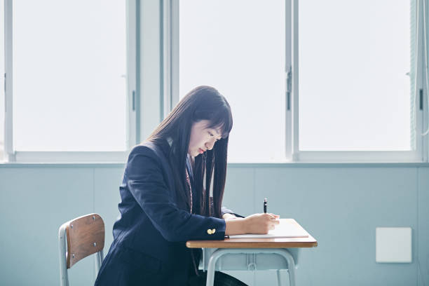 日本での学校生活 - 勉強する ストックフォトと画像