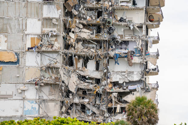 Sections of the champlain towers Surfside Miami Beach which collapsed Miami, FL, USA - June 24, 2021: Sections of the champlain towers Surfside Miami Beach which collapsed collapsing stock pictures, royalty-free photos & images