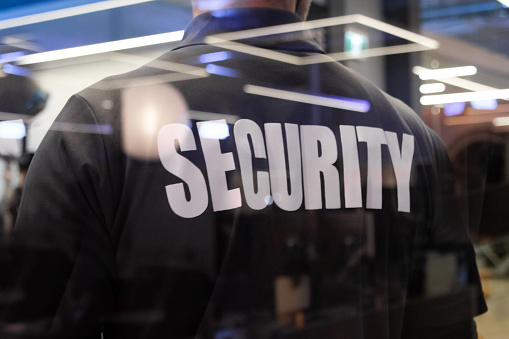 500+ Security Guard Pictures [HQ] | Download Free Images on Unsplash