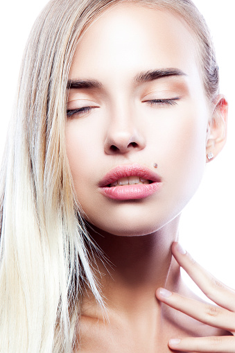 Kapali Gozleri Ile Sehvetli Guzellik Modeli Kiz Yakin Cekim Yuz Stok Fotograflar Bir Kisi Nin Daha Fazla Resimleri Istock