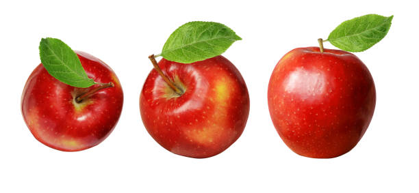 set von roten äpfeln mit blättern - apfel stock-fotos und bilder