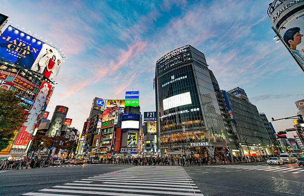 東京、渋谷スクランブル交差点 - 渋谷 ストックフォトと画像