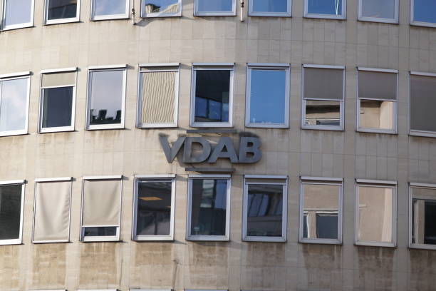 VDAB sign outside a building, Brussels, Belgium Brussels, Belgium - December 8, 2017: Vlaamse Dienst voor Arbeidsbemiddeling en Beroepsopleiding (VDAB) is the Flemish Office for Employment and Vocational Training public service stock pictures, royalty-free photos & images