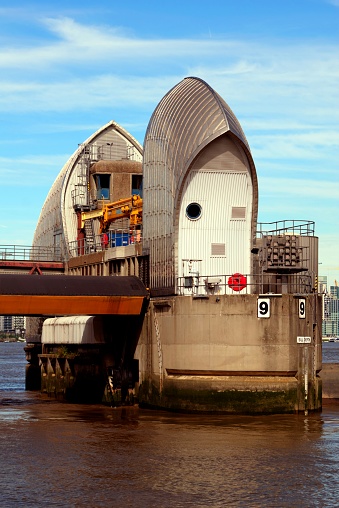 テムズバリア ウーリッジロンドンイギリスでの単一桟橋 イギリスのストックフォトや画像を多数ご用意 Istock