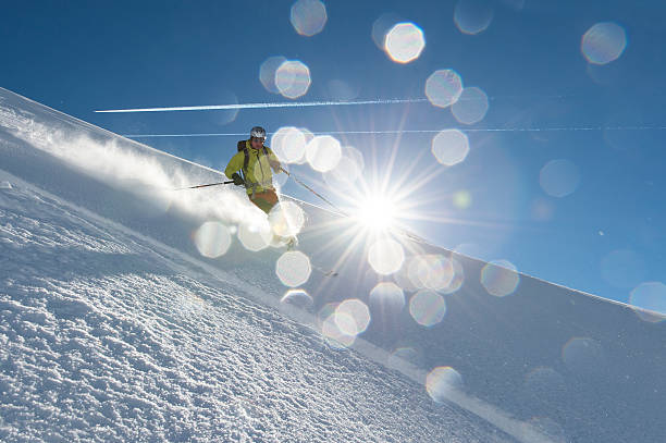 skifahren im sun paradise südtirol - alpen unscharf winter stock-fotos und bilder