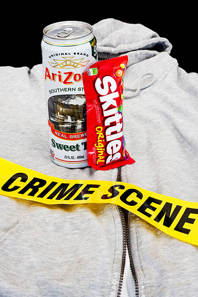 skittles, arizona iced tea and hoodie crime scene - skittles 個照片及圖片檔