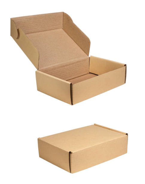 클리핑 패스와 함께 흰색 바탕에 작은 골 판지 상자 - 판지 상자 뉴스 사진 이미지