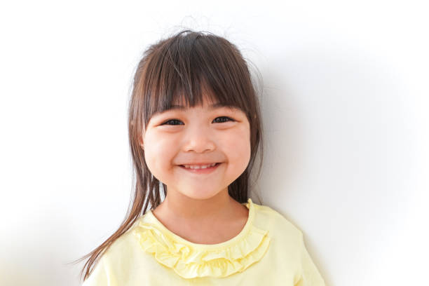 笑顔の子画像 - 子供時代 ストックフォトと画像