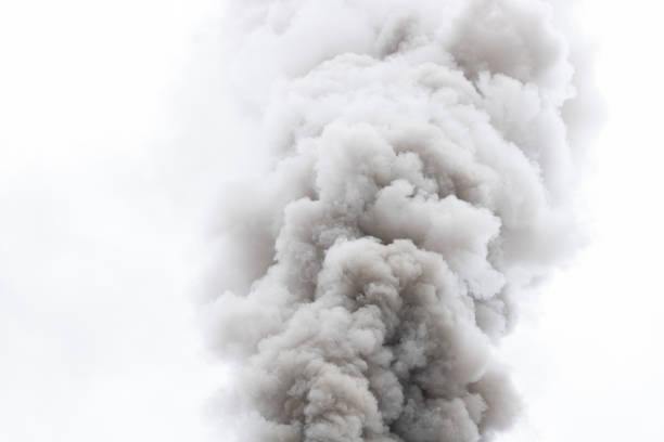 smoke on sky air pollution - incêndio fumo imagens e fotografias de stock