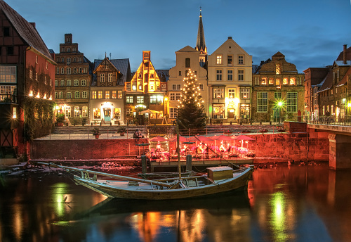 Snow and Christmas scenery by night, Lüneburg