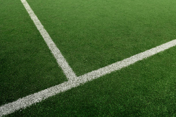 voetbal of de voetbal veld met witte lijn - grass texture stockfoto's en -beelden
