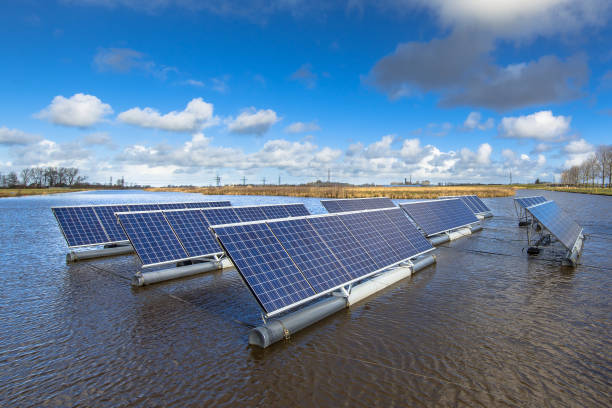 Solar units on water Solar panels on open water bodies can represent a serious alternative to ground mounted solar systems floating on water stock pictures, royalty-free photos & images