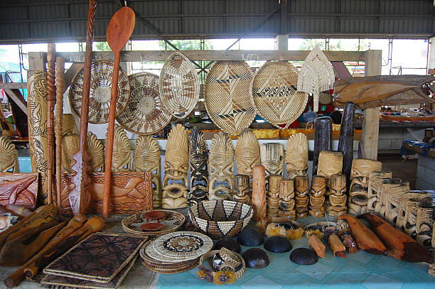 south pacific souvenirs at town market - tonga 個照片及圖片檔