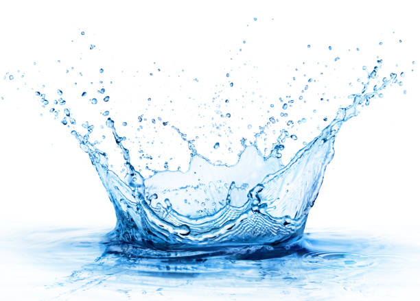 splash - frischen tropfen in wasser - nahaufnahme - wasseroberfläche stock-fotos und bilder