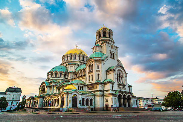 alexander-newski-kathedrale in sofia, bulgarien - bulgarien stock-fotos und bilder