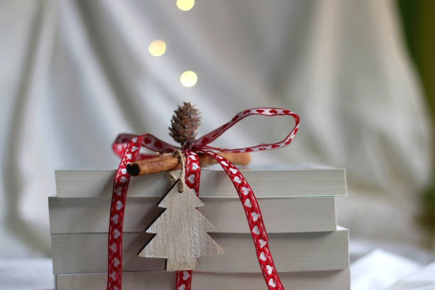 150 Book Gift Bow Stack Stock Photos, Pictures &amp; Royalty-Free Images -  iStock