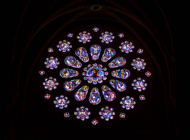 ステンドグラス窓の聖母大聖堂、chartres - シャルトル ストックフォトと画像