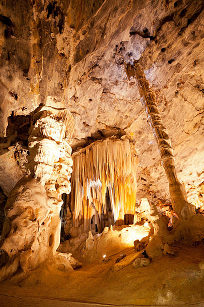 stalactites and stalagmites in cango caves - cango stockfoto's en -beelden