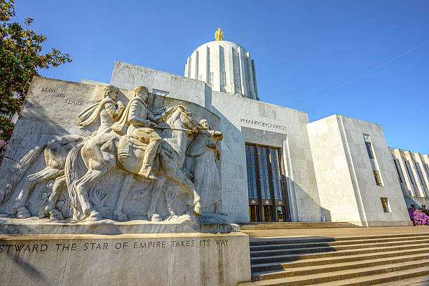 State Calital Building State Capital Building in Salem Oregon USA  oregon state capitol stock pictures, royalty-free photos & images