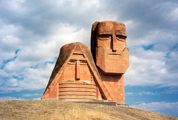 stepanakert, nagorno karabakh/artsakh: tatik papik 기념지 - 아제르바이잔 뉴스 사진 이미지