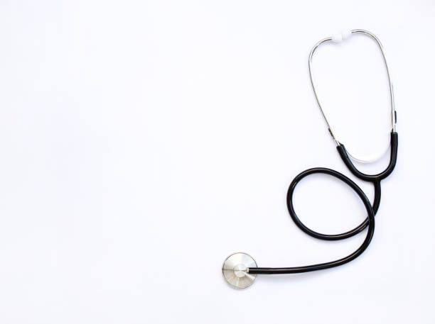 stetoskop terisolasi pada latar belakang putih. - stetoskop peralatan medis potret stok, foto, & gambar bebas royalti