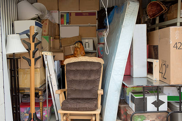 storage unit containing household items - meubels stockfoto's en -beelden