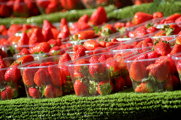strawberries - wimbledon tennis stok fotoğraflar ve resimler