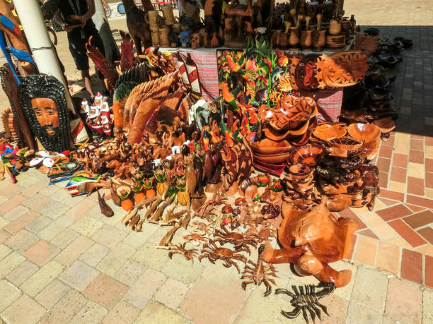 ファルマス、ジャマイカ - 2018 年 5 月 2 日: 屋台は観光客にお土産を販売 - ジャマイカのファルマス 写真 ストックフォトと画像