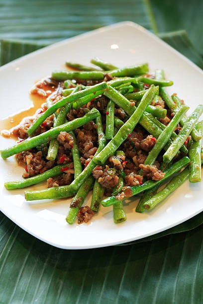 string beans and beef  runner bean stock pictures, royalty-free photos & images