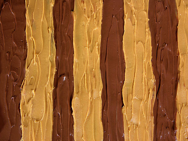 rayas de mantequilla de cacahuete y de chocolate - jif fotografías e imágenes de stock