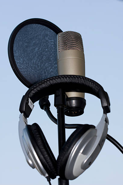 Studio equipment Chrome classical professional studio microphone with crab support and headphones lepro stock pictures, royalty-free photos & images