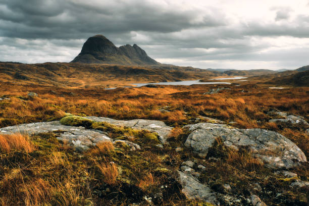 Suilven mountain, Sutherland, Scotland Suilven mountain in the Sutherland region of Scotland. extreme terrain stock pictures, royalty-free photos & images