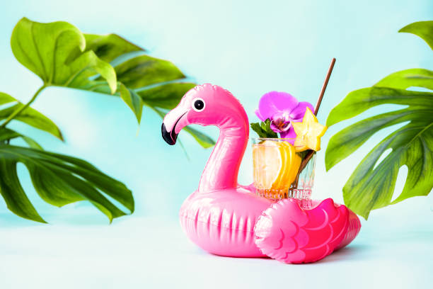 sommarstrand tropisk cocktail söt koncept - flotte bildbanksfoton och bilder