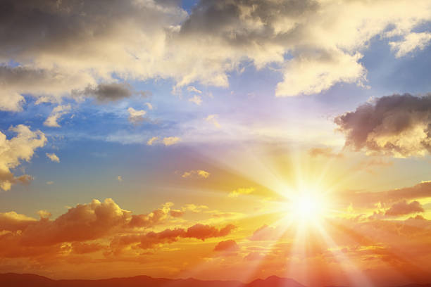 sunbean des sunset himmel - religion stock-fotos und bilder