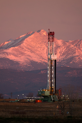 oil fracking rig colorado county drill weld peak sunrise longs
