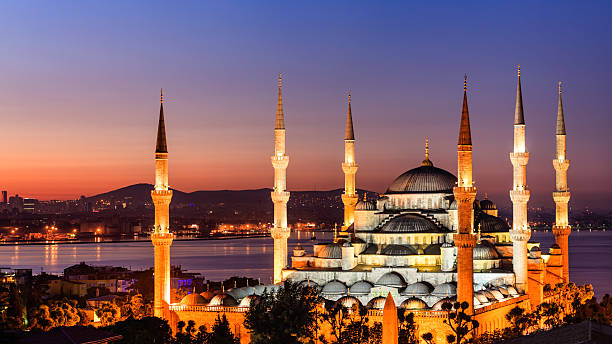 sunrise over the blue mosque, istanbul, turkey - istanbul blue mosque skyline bildbanksfoton och bilder