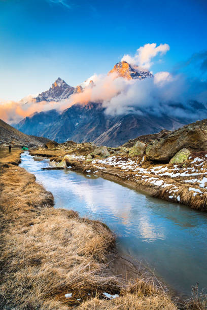 Sunset at Tapovan, Uttarakhand Sunset, mountains, river and clouds, probably the best composition that anyone could have asked for himalayas stock pictures, royalty-free photos & images
