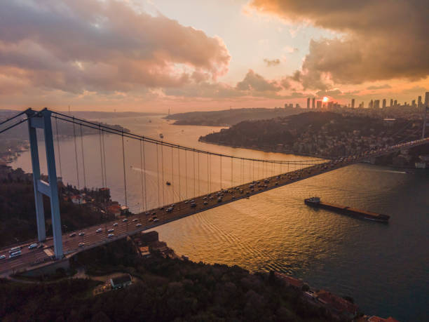 zonsondergang tijd istanbul turkije - karaköy istanbul stockfoto's en -beelden